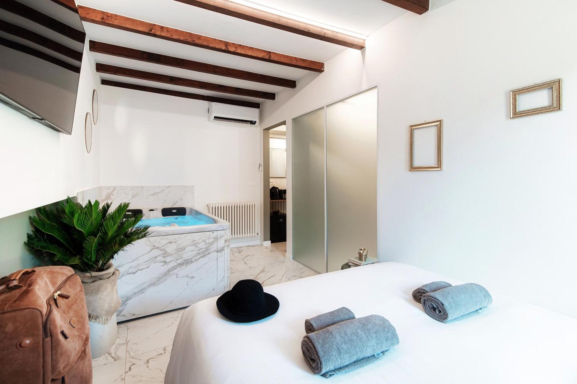 Sahara & Amazzonia Luxury Rooms- The House Of Travelers Como Exteriér fotografie