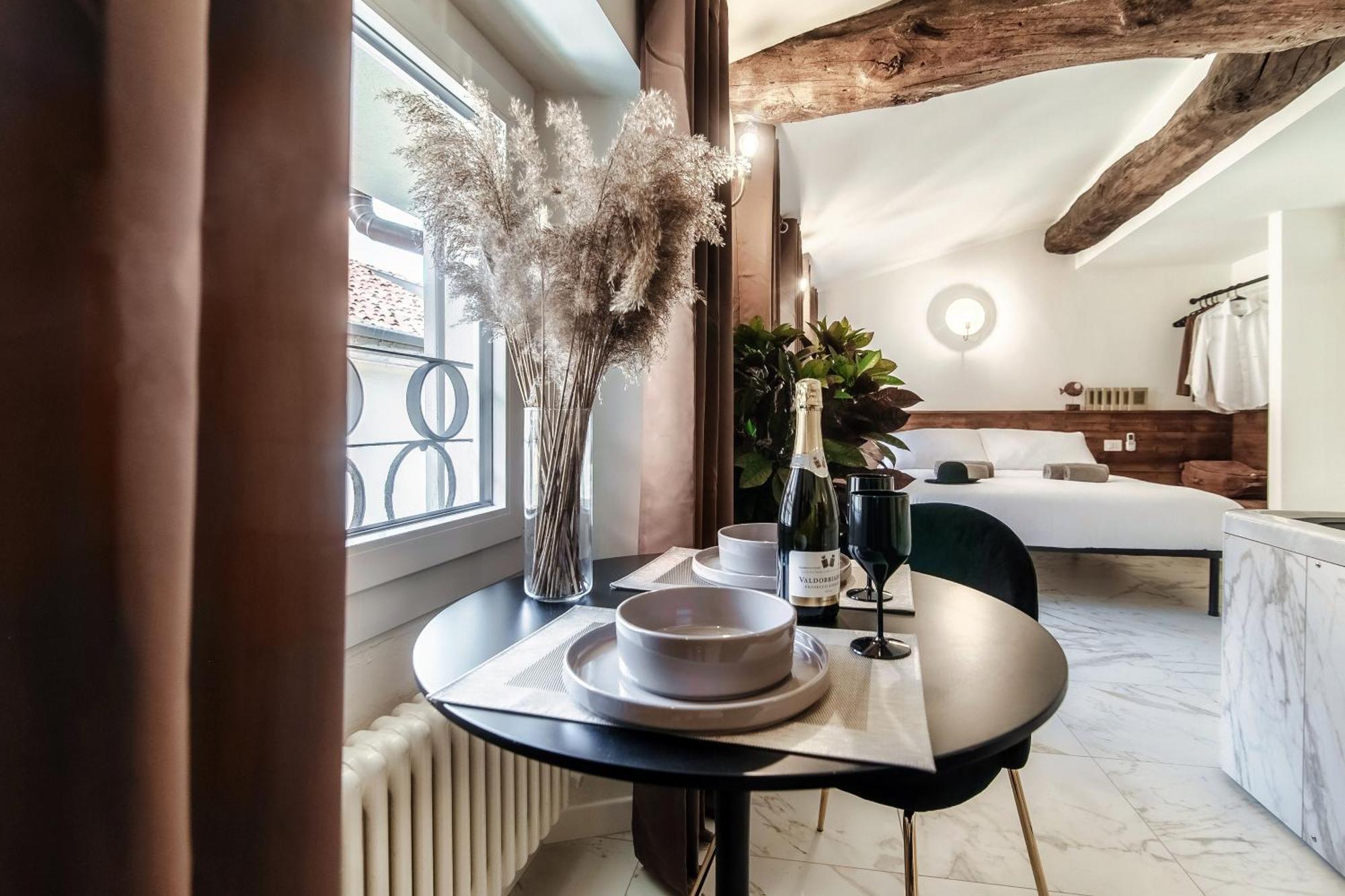 Sahara & Amazzonia Luxury Rooms- The House Of Travelers Como Exteriér fotografie