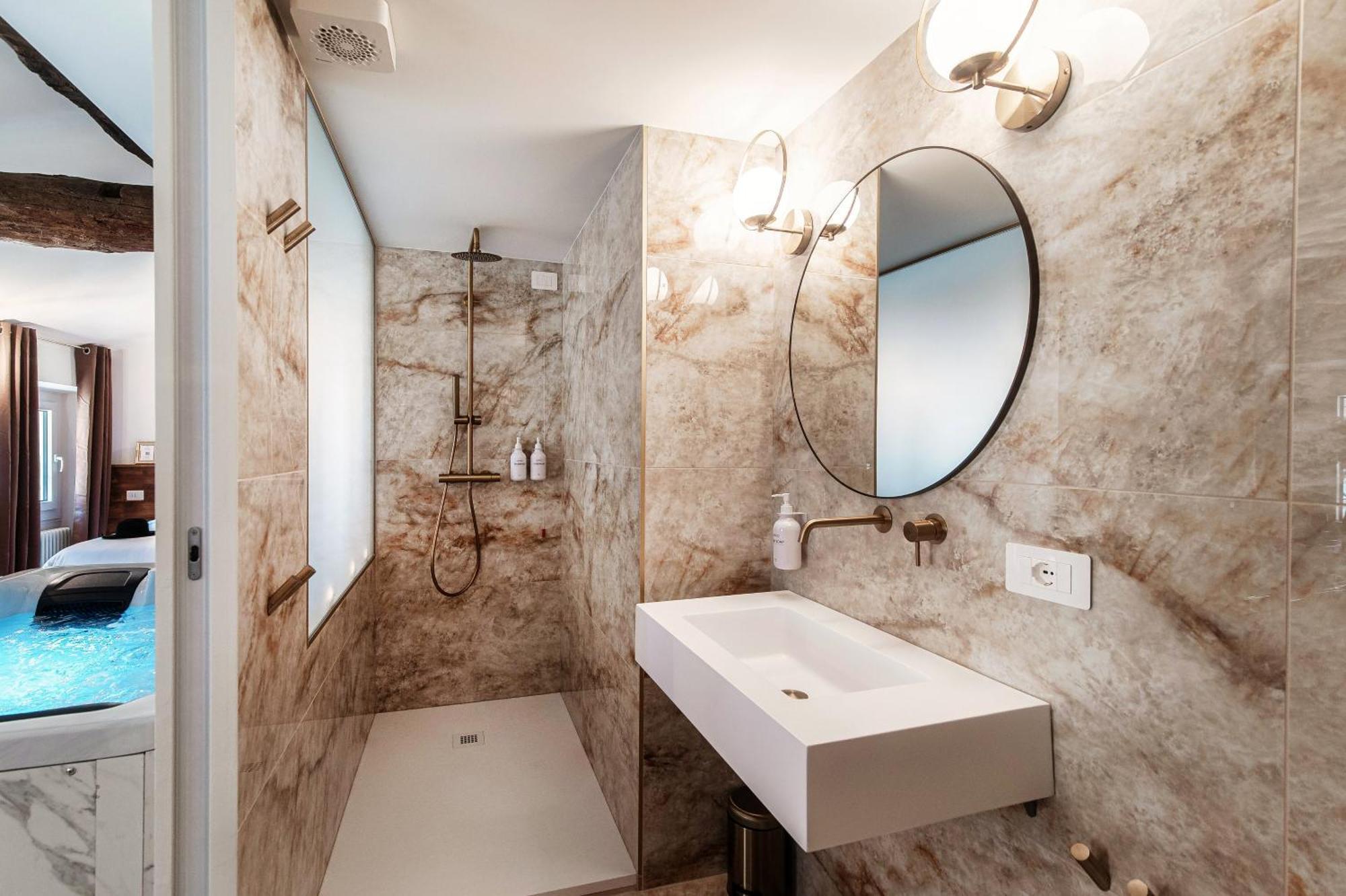 Sahara & Amazzonia Luxury Rooms- The House Of Travelers Como Exteriér fotografie
